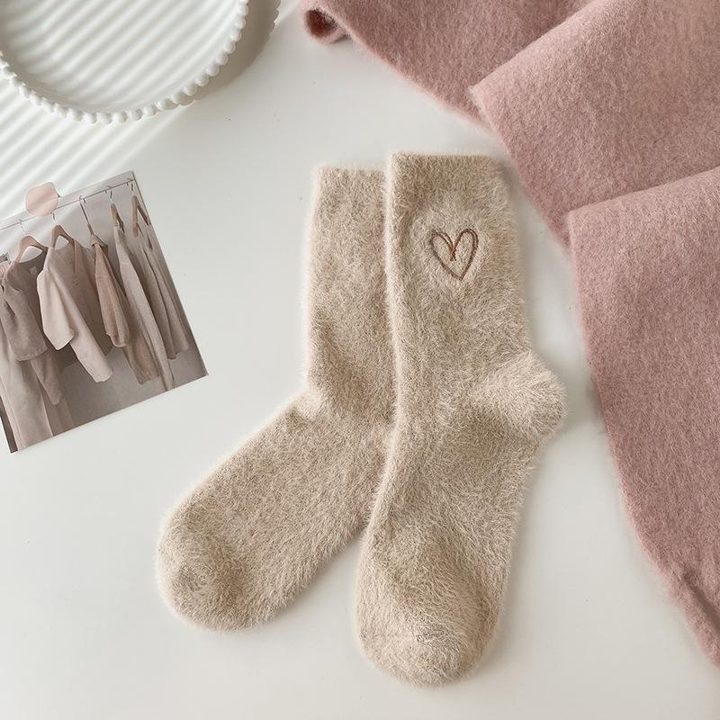 Mink Fleece Socks for Women, Warm and Non-freezing Feet in Autumn and Winter, Sleep Socks with Heart Embroidery and Fleece, Versatile Socks