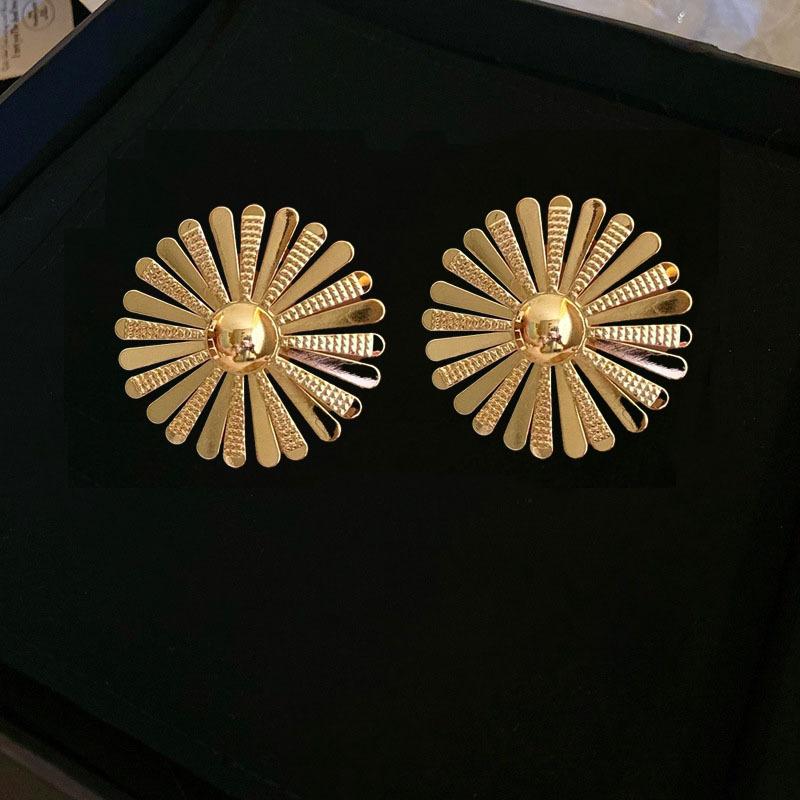 Европейская и американская мода металлические полые цветы иностранный стиль личность преувеличенные серьги ретро тренд серьги серьги