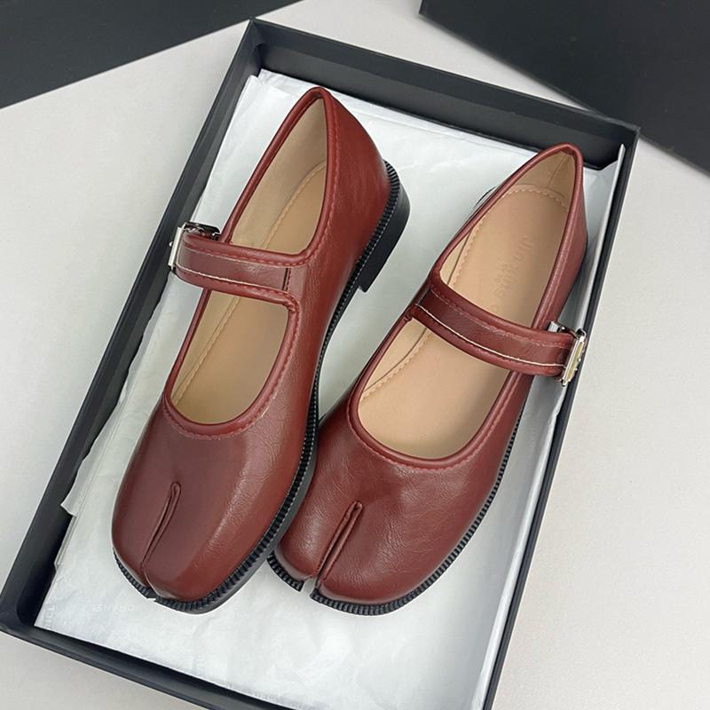 2025 New Women Flat Women's Square Toe Retro Single Shoes One Word Buckle Shallow Mouth Mary Jane Shoes Split Toe Shoes Sandals