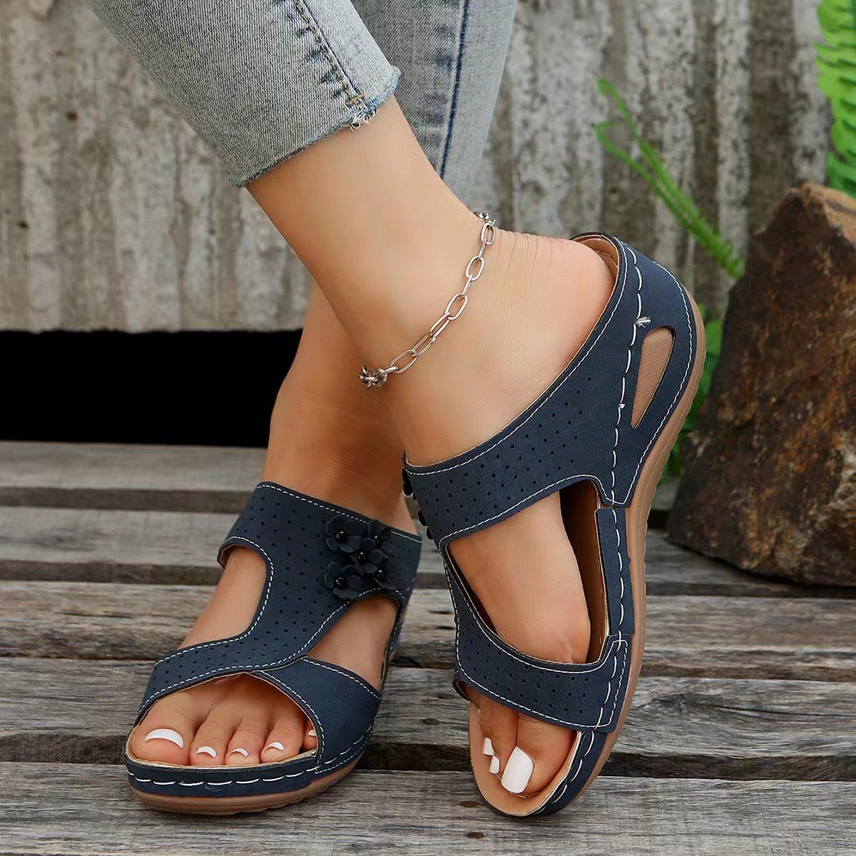 

Sandals women s 2025 spring and summer new European and American fashion slope heel snake pattern flower women s sandals foreign trade large size wome 36