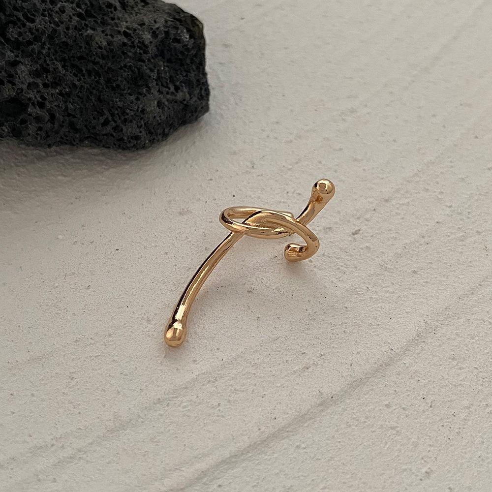 Personality Irregularity Tie A Knot Line Clip Earrings for Women Men Charm Hip Hop Rock Ear Cuff Piercing Earrings Jewelry