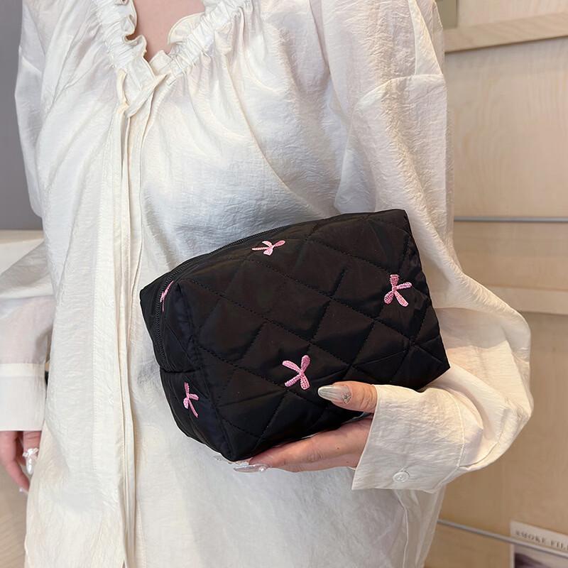 MDNG Bowknot Portable Makeup & Wash Bag