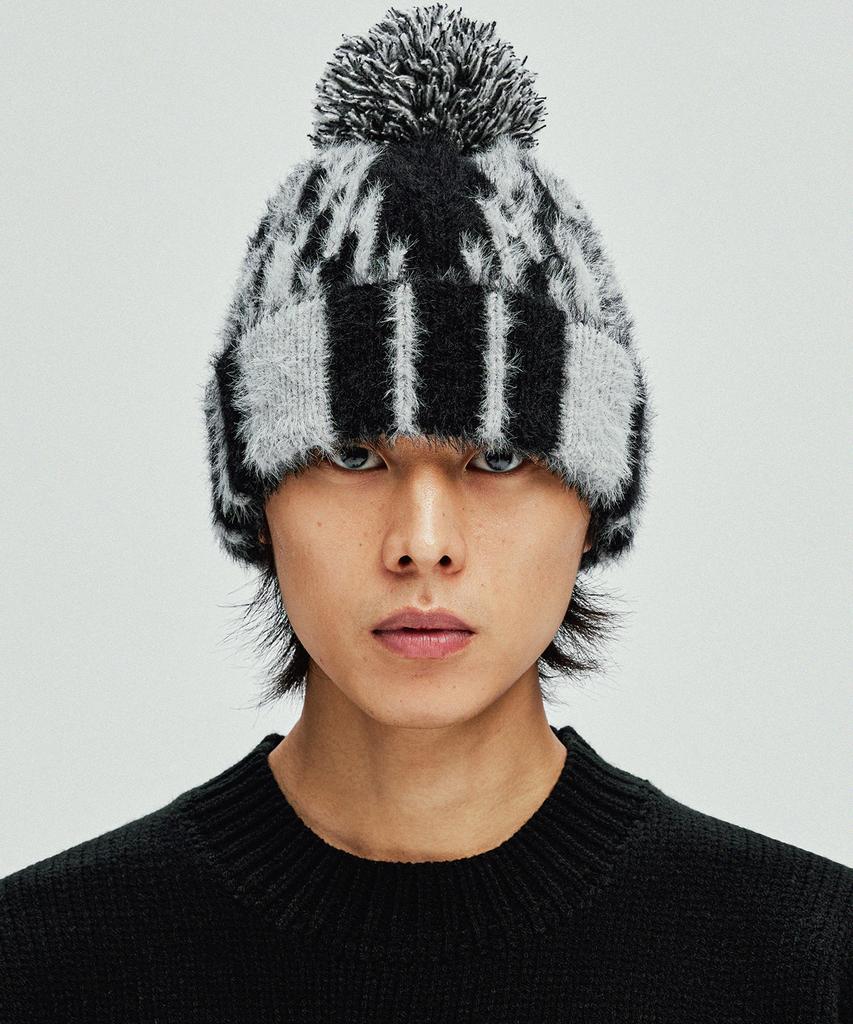 KND Navajo Pattern Beanie Hairy Black