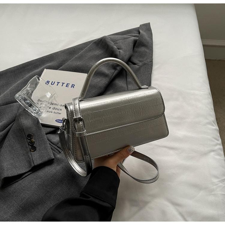 

Маленькая сумка женская новая на плечо портативная маленькая квадратная сумка модная универсальная сумка-мессенджер серебряный