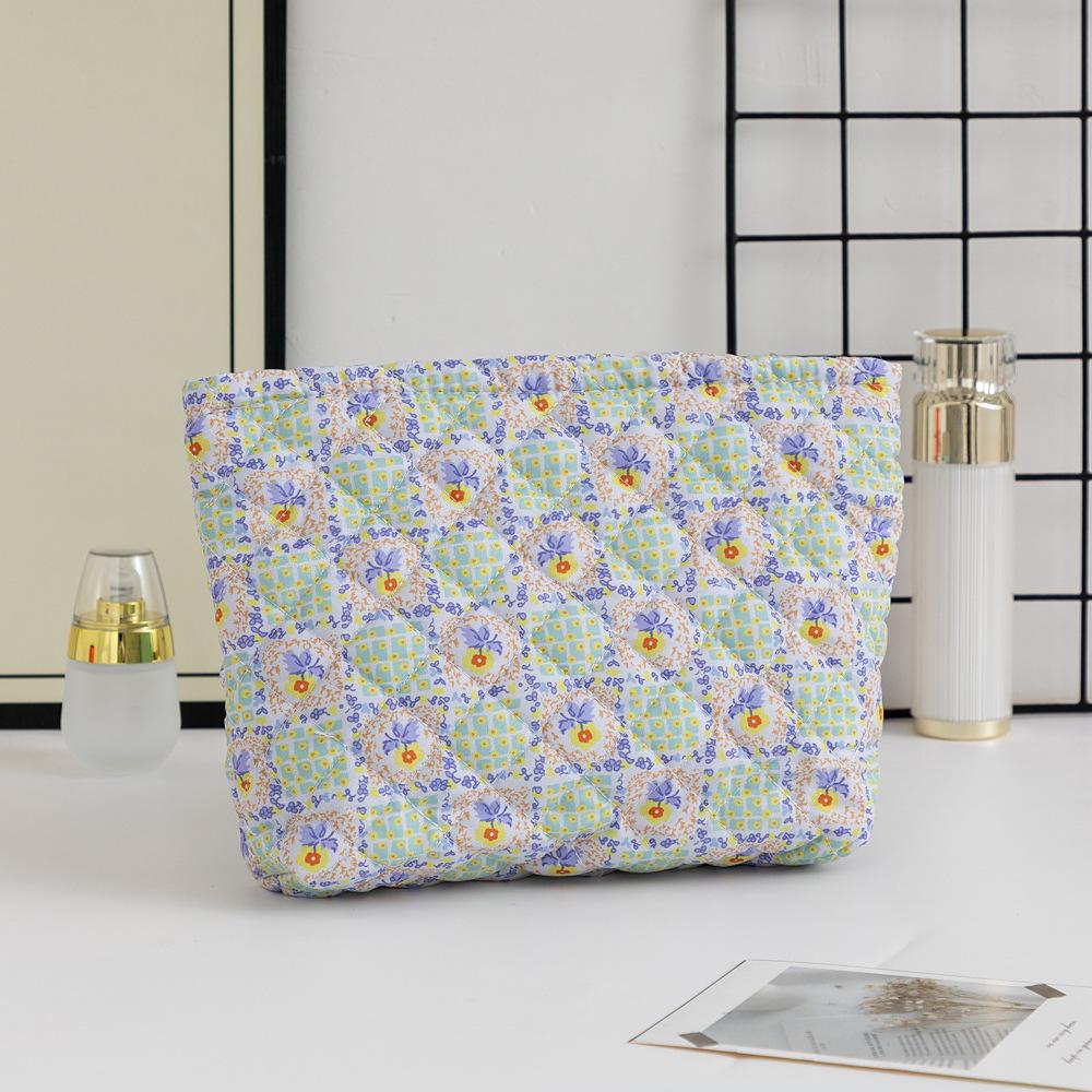Floral Wash Bag Quilted Clutch Bag Inner Bags Large Capacity Makeup Bags Women Cosmetic Bag Skincare Pouch Travel Organizer