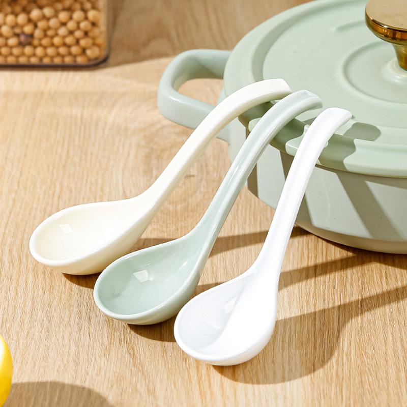 1-Piece Asian Soup Spoon, Ceramic Chinese Style Spoons Ramen Spoon Retro Porcelain Spoon, 6.5 inches
