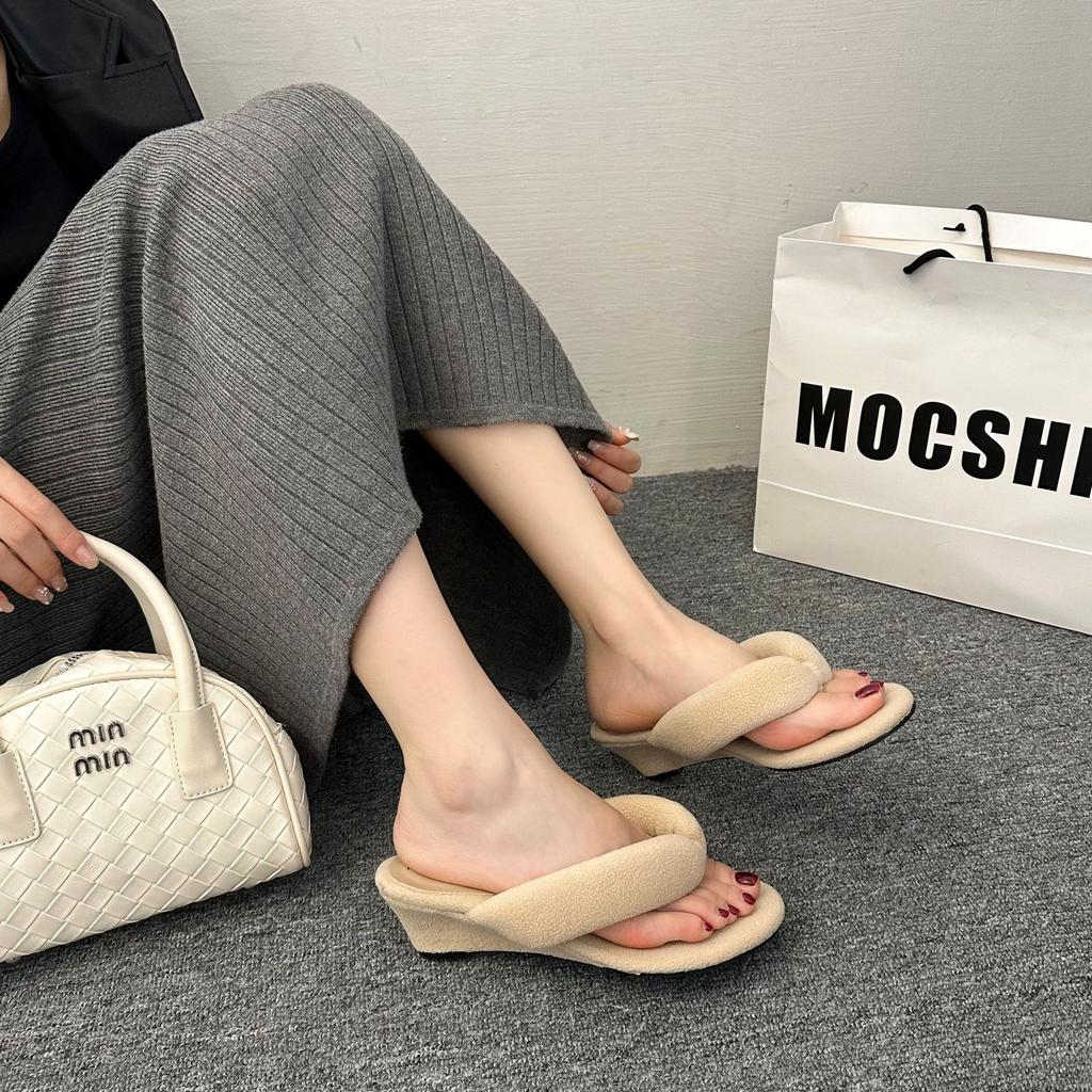 Niche retro leopard print bread toe slope heel slippers 2025 gentle evening breeze casual flip-flops cotton slippers