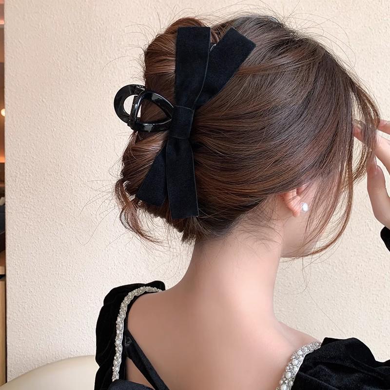 

Hepburn-Style Black Double-Sided Bow Hair Clip for Women - Large Shark Headdress