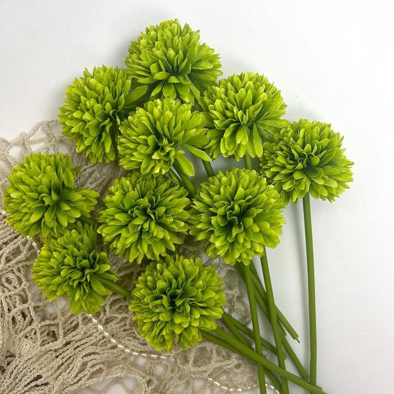 Single Simulated Dandelion, Simulated Flower Ball Chrysanthemum Green Silk Flower Small Handle Bouquet Home Decoration Ornament