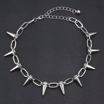 Spetsigt Chokerhalsband för Kvinnor Män Goth Punk Halsband Metallspetskedja Choker Rock Nattklubb Nit Smycken