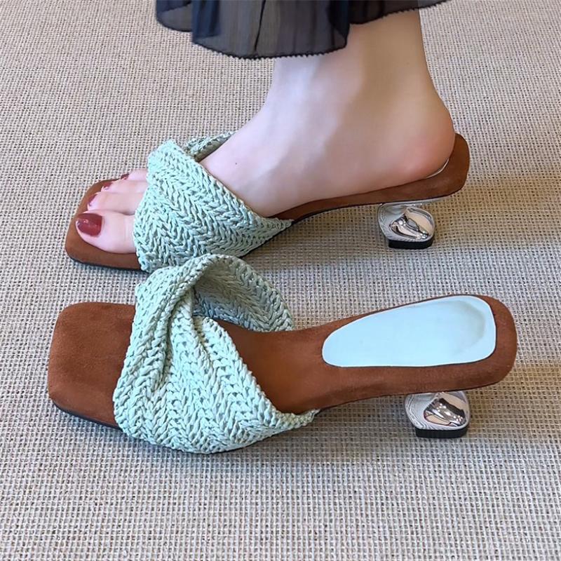 Pesstwei Moda Tasarım Dokuma Pileli Kare Burun Terlik Kadın Düşük Topuklu Ziyafet Parti Sandaletleri Yaz Kaydırmalı Ayakkabılar