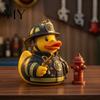 Figurine de Canard Pompier Collectionnable Unique, Ornement de Bureau en Résine Durable, Cadeau Créatif Mignon Thème Pompier Statue Jaune pour Tableau de Bord de Voiture