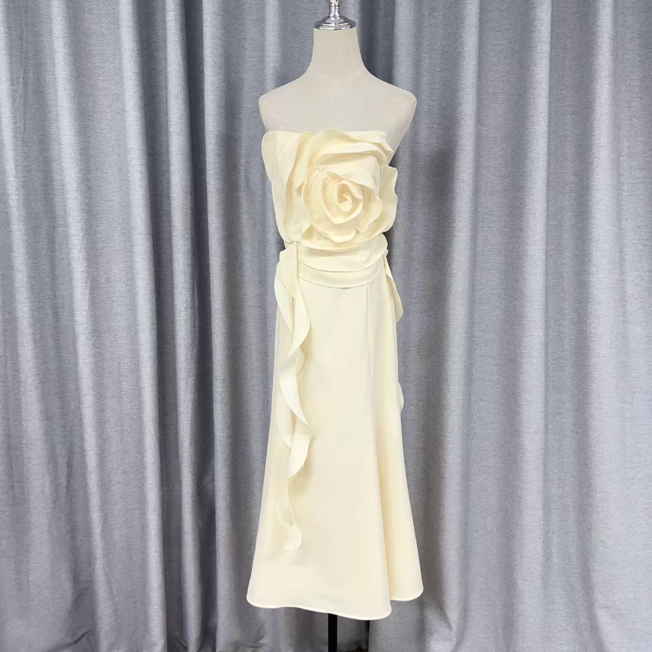 In Stock: Strapless Slim-Fit Rose-Shaped French Romantic Evening Gown, High-Waisted Banquet Dress Medium грязно-белый