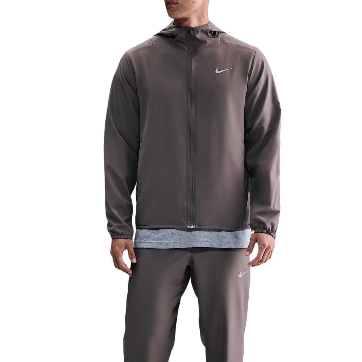 

Nike Куртка чоловіча Dri-Fit Мінімалістична Зручна Стильна Однотонна Куртки Чоловічі Cave-Stone FB7483-289 XXL