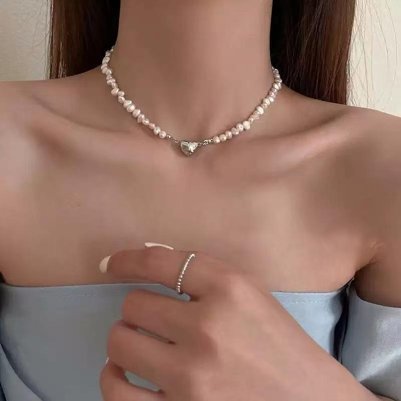 Special-shaped Baroque pearl necklace for women, versatile love magnet buckle design sense collarbone chain accessories niche