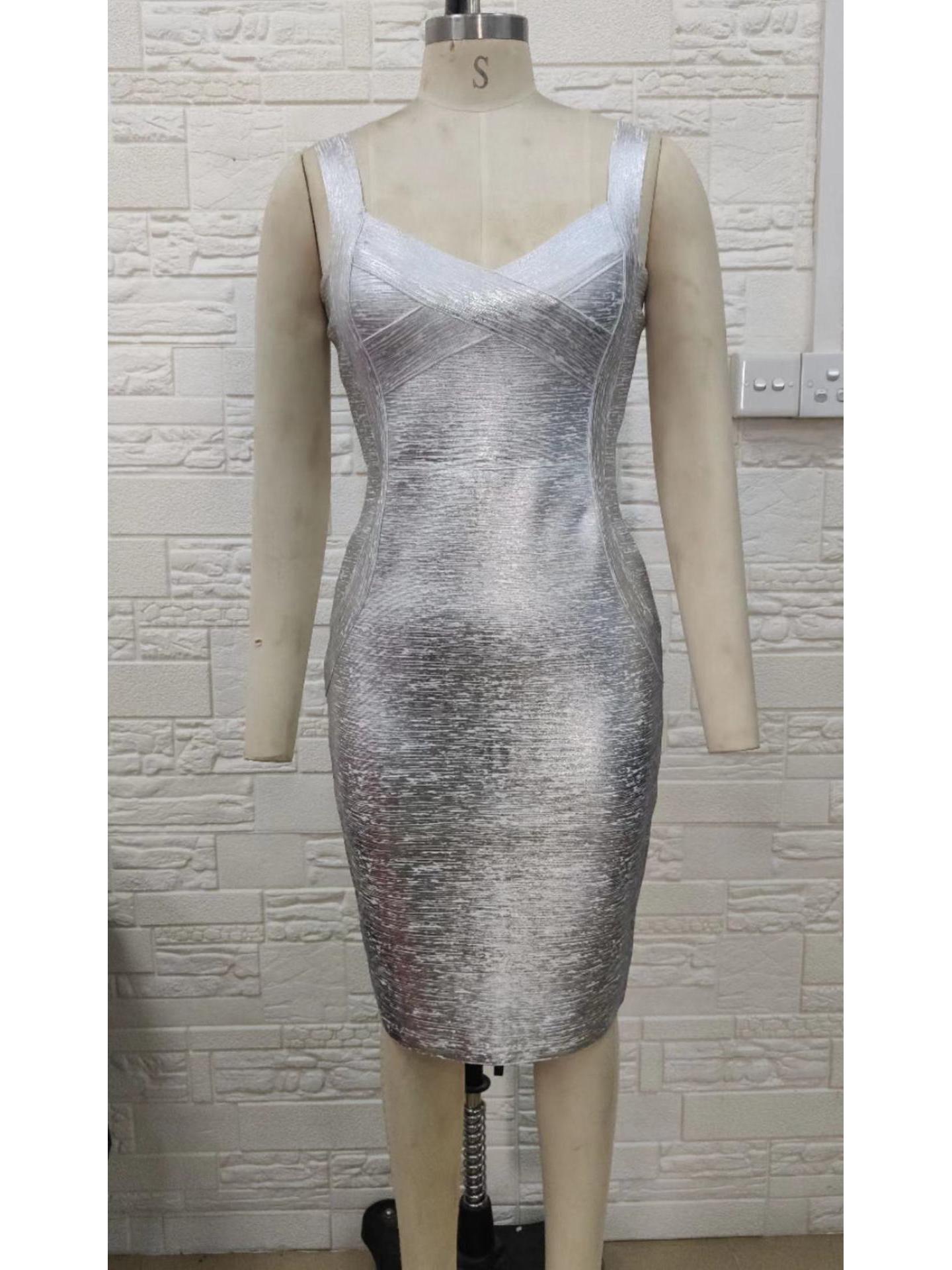 

Шикарное платье без рукавов с золотыми повязками: Вечерний наряд с глубоким вырезом и облегающим бедрами Medium серебряный