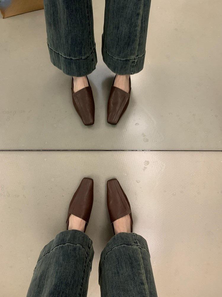 

Ретро-лоферы Mori с одной педалью и квадратным носком, женская обувь 2024 года, новые универсальные туфли для поездок на работу на низком каблуке, маленькие кожаные туфли для женщин 40 темно-коричневого