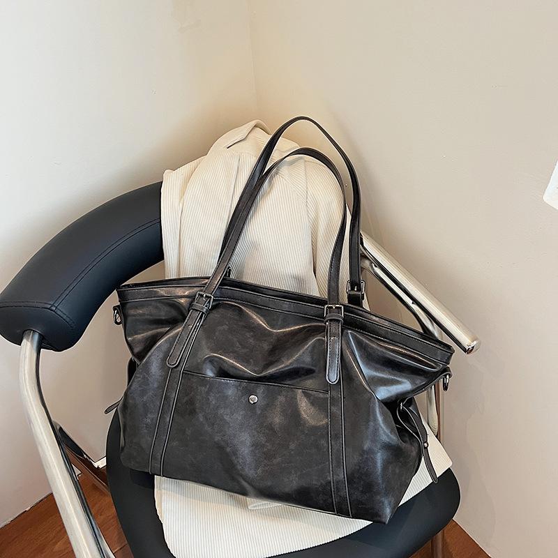 Retro bag women's large capacity 2025 new autumn and winter versatile casual shoulder messenger bag texture commuter tote bag