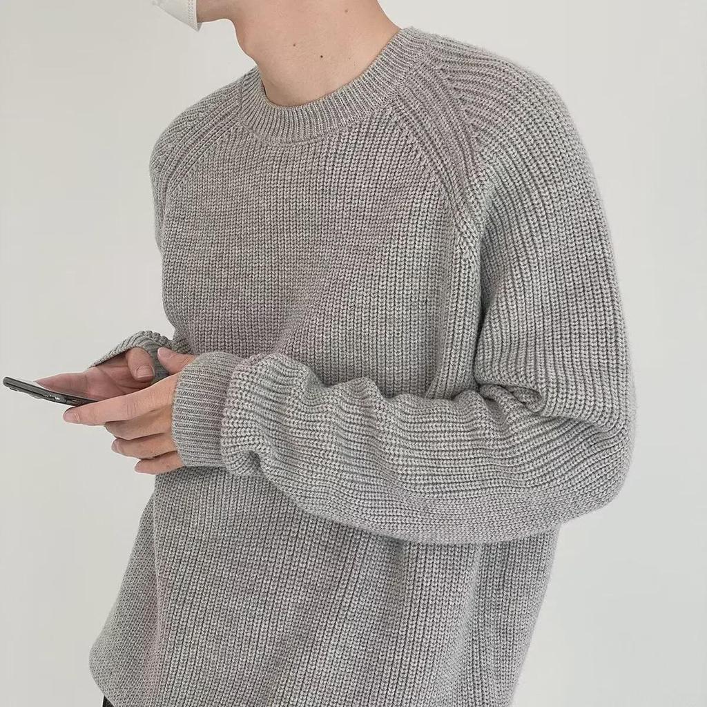 Men's Korean Style Round Neck Solid Color Sweater - High-End & Trendy Autumn/Winter Casual Pullover