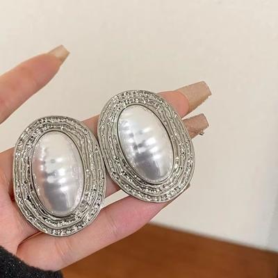 Pendientes de Perla Metálica Ovalada de Imitación Rayas Fruncidas Vintage Pendientes de Botón Grandes Aleación de Oro Pendientes Geométricos Exagerados