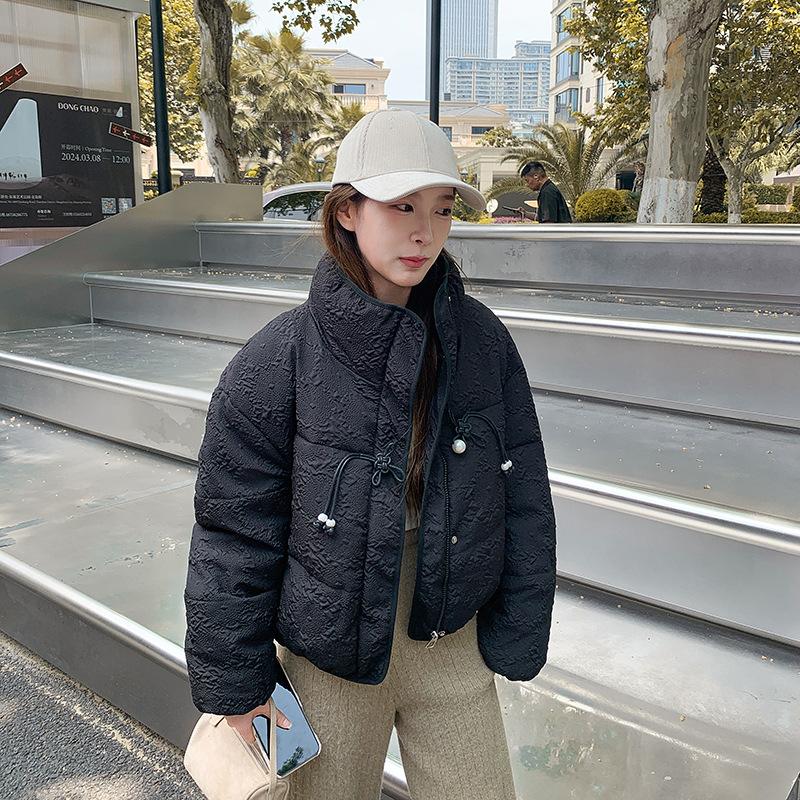 

Укороченная куртка-пуховик с жемчужной пряжкой, женская зимняя 2025, новая модная утолщенная куртка M чёрный