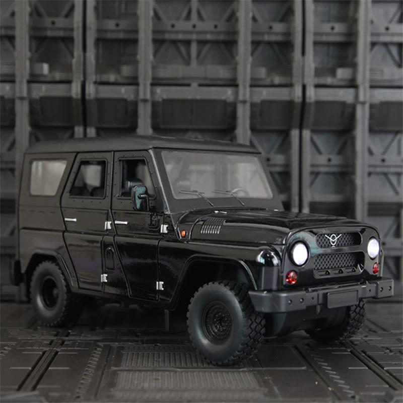 1/18 UAZ Hunter SUV Alloy Car Model Diecast Metal Off-road Vehicle Car Model Simulation Sound and Light Collection Kids Toy Gift