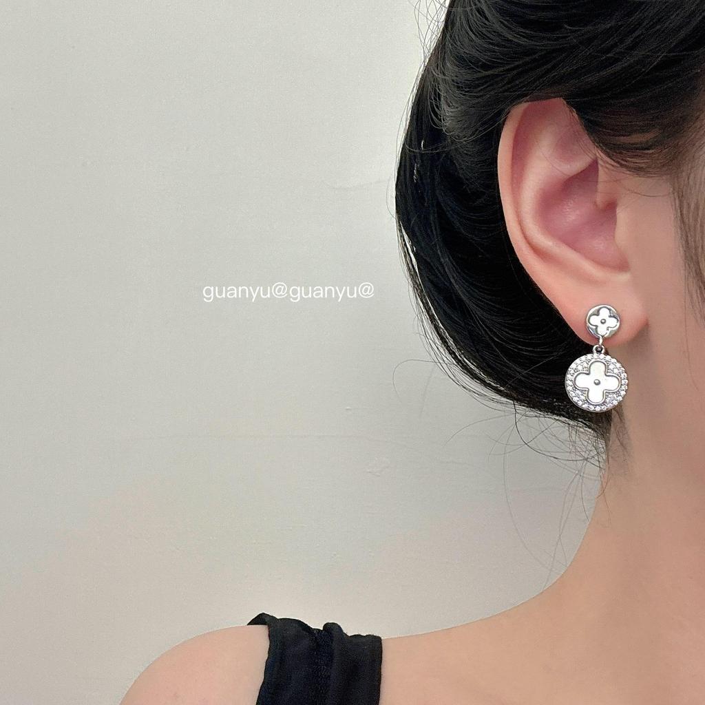 High-Quality Geometric Zircon Shell Stud Earrings: Elegant, Versatile Women's Fashion Jewelry