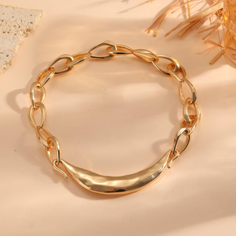 Minimalist Zinc Alloy Pendant Necklace With Chunky Chain Women Geometric Design Layering Style Gold