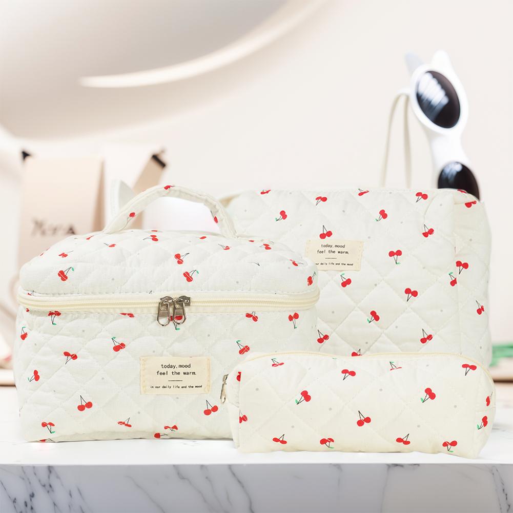 Women Quilted Makeup Bag Cosmetic Organizer Bag Cherry Pattern Aesthetic Cosmetic Bag Cosmetic Clutch Bag Outdoor Travel Bag