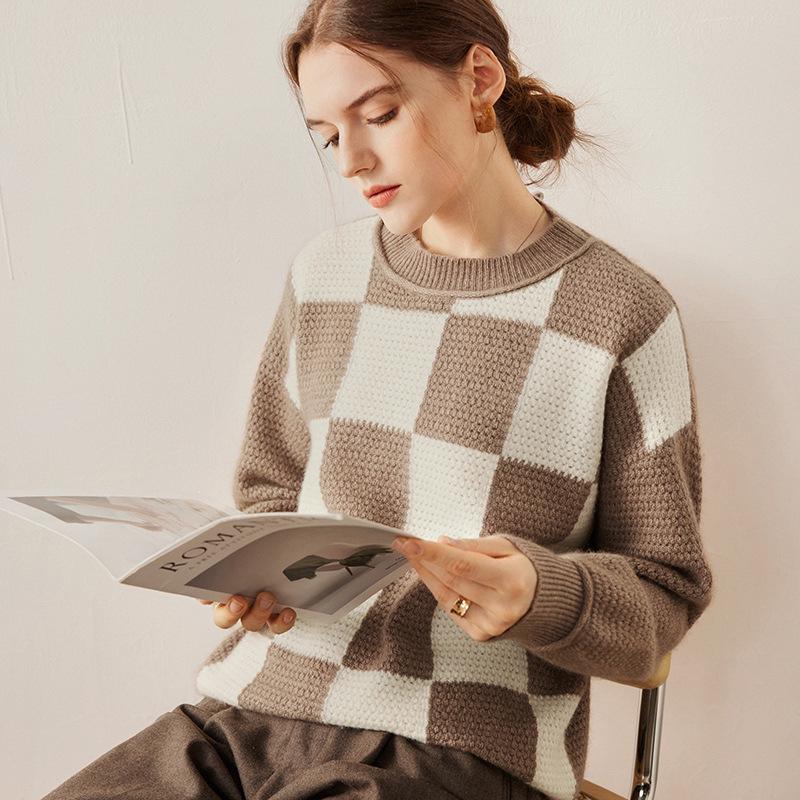Women's Color-Block Cashmere Sweater: Round Neck, Drop Shoulder Pullover for Autumn/Winter - Thick, Loose, Casual Knitwear