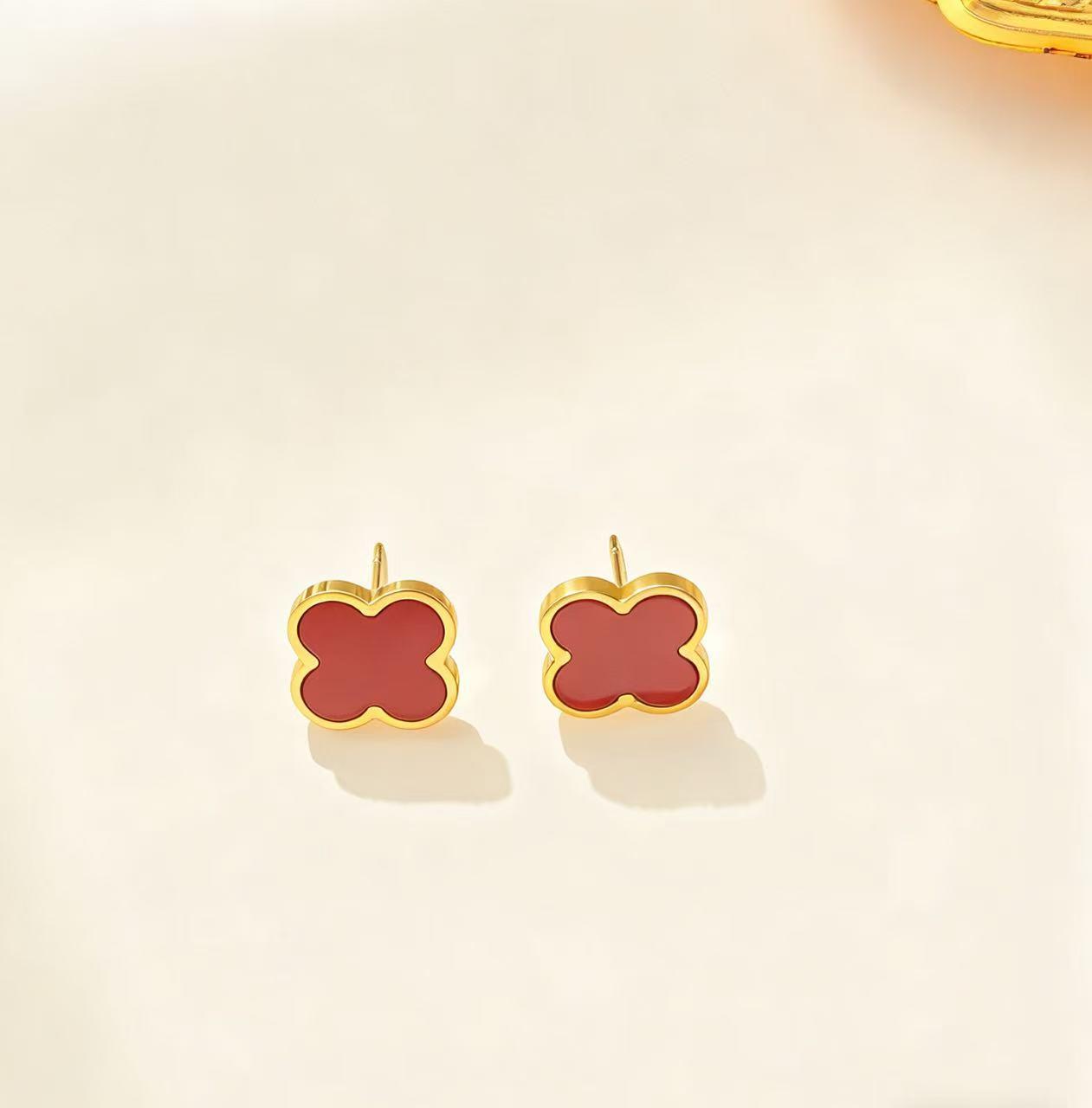 Набор украшений из титановой стали 13 мм «Четырехлистный клевер»: Браслет, Колье, Серьги из 18 каратного золота