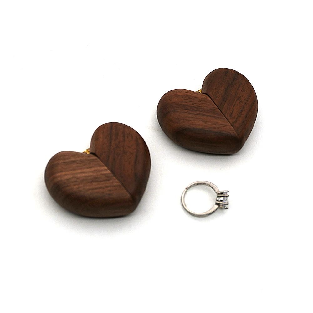 Heart Shaped Ring Storage Box Walnut Wooden Wedding Ring Case Retro Jewelry Display Box