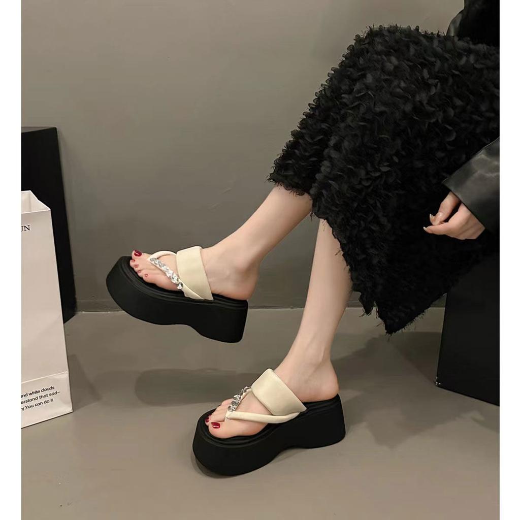 High Value Stepping On Shit 2025 New Flip-flops Rhinestone Versatile Comfortable Thick Sole Heightening 7CM Roman Sandals Women