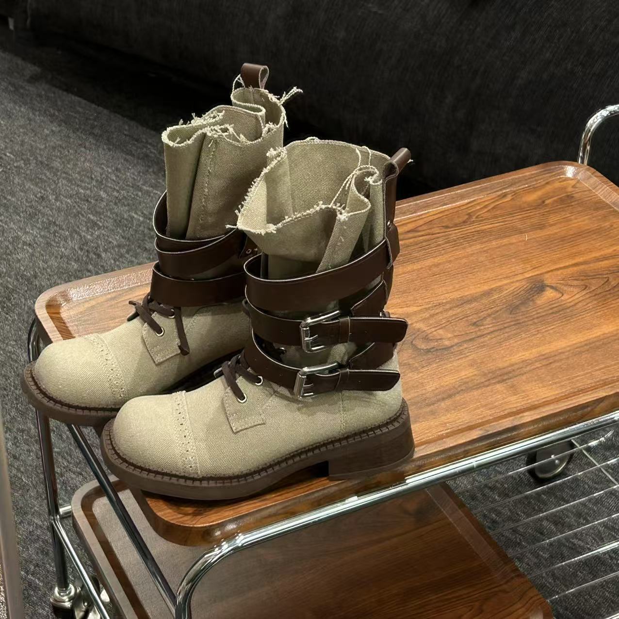 

Raised thick-soled Martin boots women s old retro locomotive boots pleated medium tube short boots 2025 new autumn and winter knight boots 40 хаки