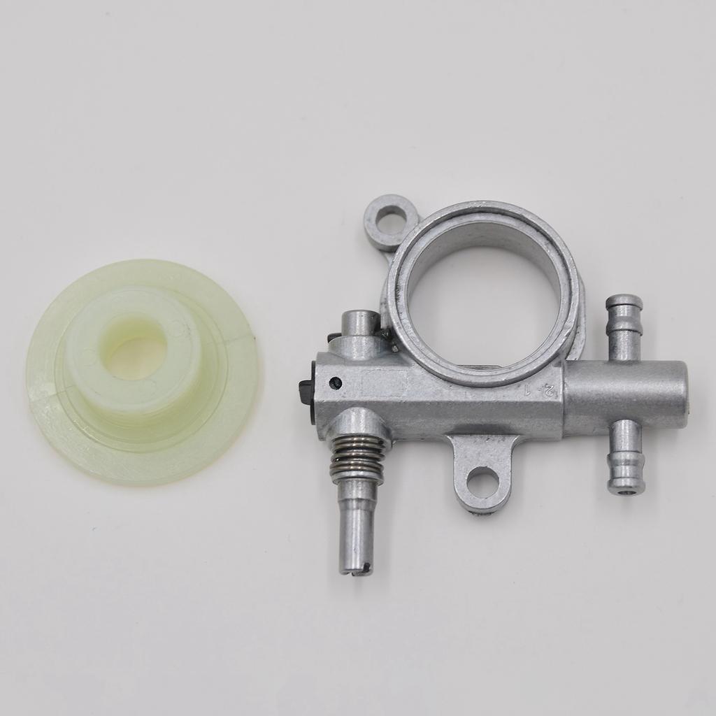 A77T-20Set 2500/3800 Chainsaw Spare Parts Chainsaw Oil Pump With Worm Drive Gear Fit For Chain Saw 25CC/38CC