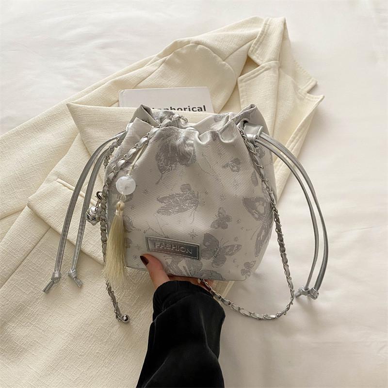 Chic Street Style Pu Bucket Bag For Women 2024 Fashionable Casual Commuter Handbag