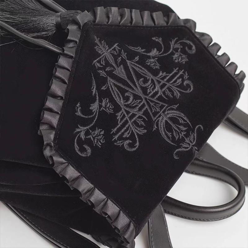 Zaino in velluto Harajuku scuro Zaino da donna con ricamo magico gotico Stile punk nero Zaino da donna Borse da viaggio Borsa a tracolla