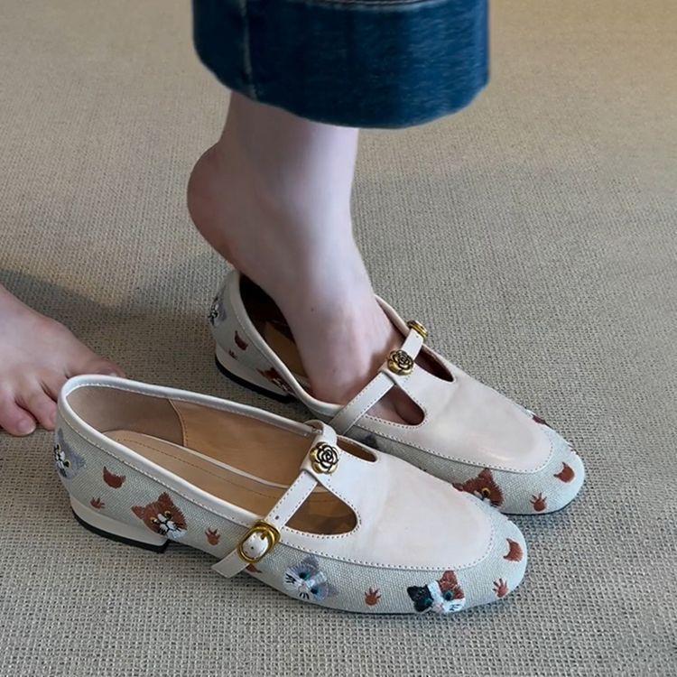 French Retro Splicing One-pedal Mary Jane Loafers Women's Low-heeled One-word Buckle Camellia Embroidered Casual Shoes
