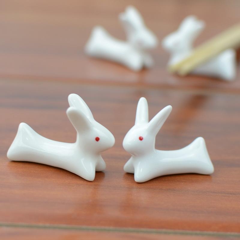1Pair Cute Rabbit Ceramic Chopsticks Rest Rack Spoon Fork Holder Chopsticks Stand Tableware Pen Holders Kitchen Tools Home Decor