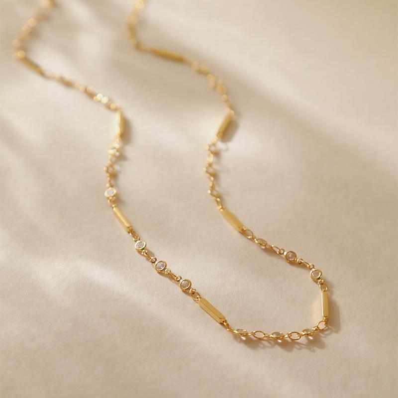 Women 18k Gold Plated Copper Inlaid Zircon Delicate Minimalist Clavicle Necklace