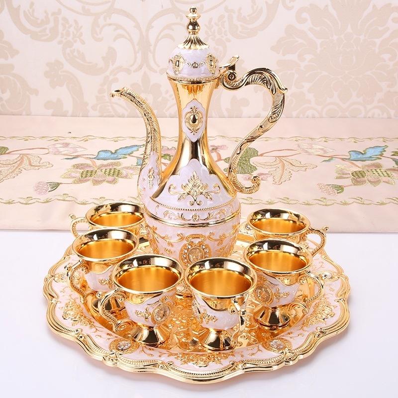 1 Set European Retro Palace Wine Set Home Wedding Holiday Supplies Metal Gift Hip Flask Set Ornaments Christmas Gift Decanter