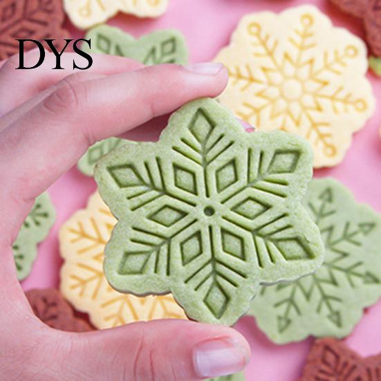 Cookie Stamp 9Pcs 3D Fondant Mold Easy to Demold DIY Cake Biscuit Decorating Tools Merry Christmas Snowflake for Home Baking