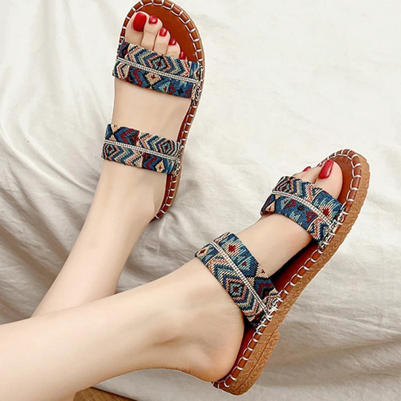 Mode Böhmischer Stil Runde Zehe Niedriger Absatz Hausschuhe Frauen Vintage Sommer Rutschfest Flache Sandale Weiblich Lässig 2025 Patchwork Pantoletten Mujer