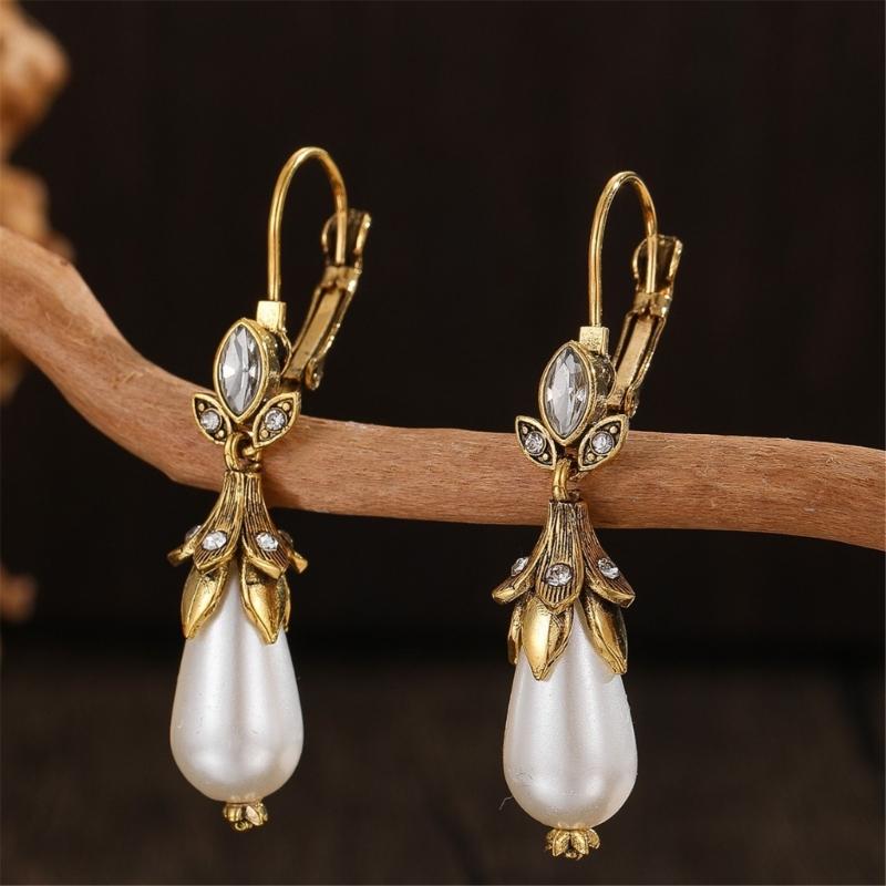 Elegante handgefertigte Perlenohrringe Vintage Anhängerohrringe Damen Ohrschmuck Perfekt für Partys und besondere Anlässe