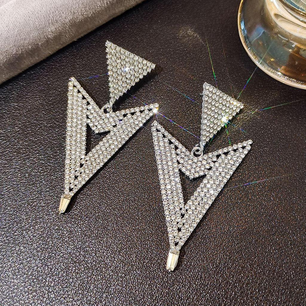 Elegant Tassel Long Earrings: European & American Fashion, High-End Prom & Evening Goddess Style.