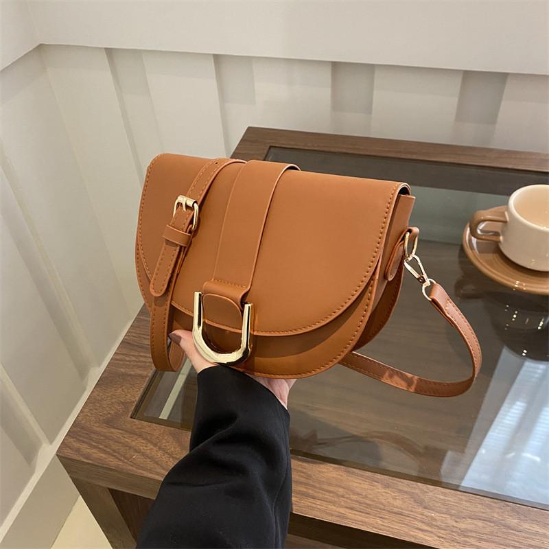 Chic And Trendy Pu Saddle Bag For Women Spring Summer Fashion Crossbody Bag With Stitching Design