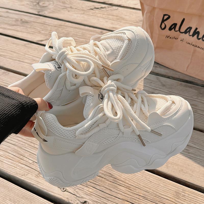 Sports shoes for women in summer 2025 new mesh shoes for women breathable mesh shoes thick soled white shoes