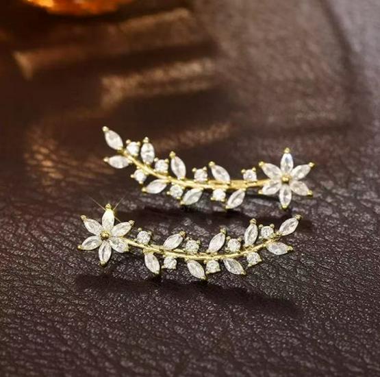 Rhinestone Flower & Leaf Earrings: Luxurious High-End European Style for Women лист/золотой