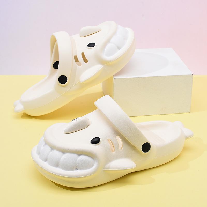

Ladies cute shark spring and summer wear non-slip and deodorant fashion soft bottom comfortable versatile straight hair 35-36