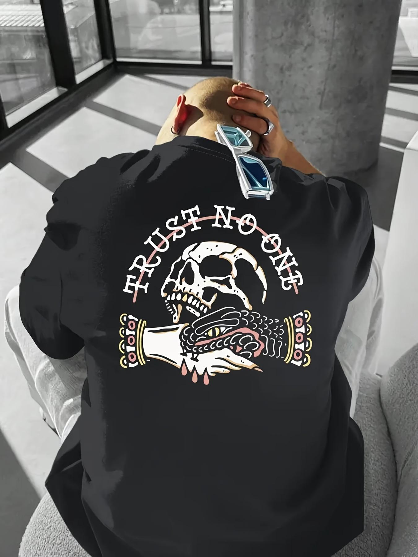 

Men s Gothic Letter Skull Print T-Shirt- Featuring the Words Don t Trust Anyone and a Snake Pattern on the Back XXL
